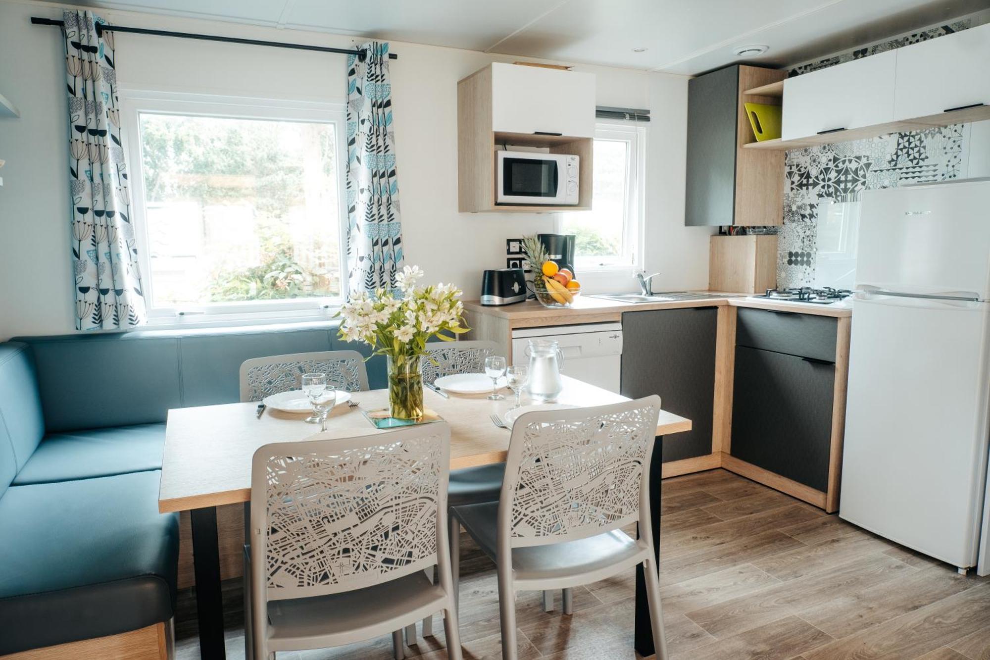 Mobil Home Xxl 4 Chambres - Camping A L'Ombre Des Tilleuls Peyrouse Exterior foto
